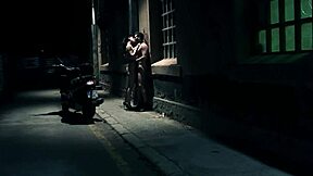 Follada en plena calle de noche