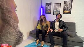 baiana novinha fazendo sexo grupal junto com o namorado corno