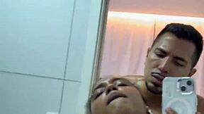 Sexo no banheiro com for�a