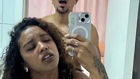 Sexo no banheiro com for�a