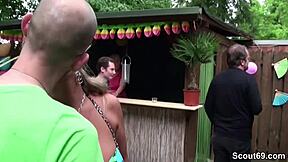milf laesst sich von 18yr alten jungspund auf party ficken