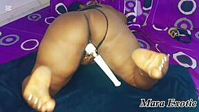 Squirting ebony bbw masturbates with vibrator