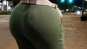 darkchocolatebarbie shows off her walk