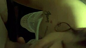 la novia de mi amigo tímida al fin se animó a darme una mamada a escondidas