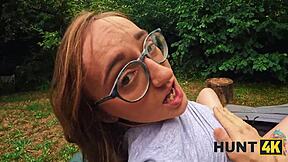 Hunt4k stretched her hole right in the forest
