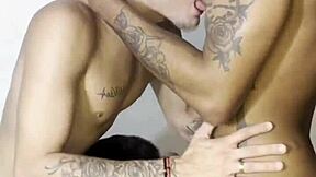 Chamei meu amigo hetero com 30cm grosso pra fuder um virgem