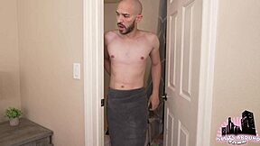 Nympho stepsister offers stepbro her tight asshole