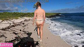 girlfriend gets nude on public beach