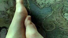 Pies de venezolana teen doing footjob in private