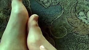 Pies de venezolana teen doing footjob in private