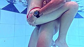 Follada amateur en el agua con flaca latina de 18 años