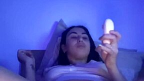 18yo latina opens virgin pussy