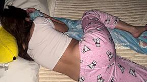 Porno casero pijamada como mi hermanastra culona de 18 años es una experta con las mamadas escucha como grita dame mas mi amor casi la embarazo
