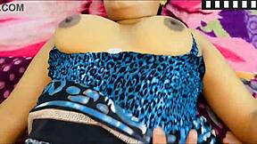 One thick brunette cougar seducing pale petite 18+ blonde milf for dyke fun 😘