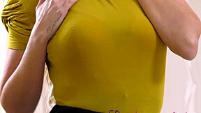 Sexy Suzi Star Strips in Erotic British Model Show