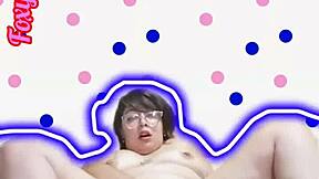 Chubby Latina shakes her ass like a wild beast in solo action.