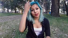 sexy chica shows off hot curves!