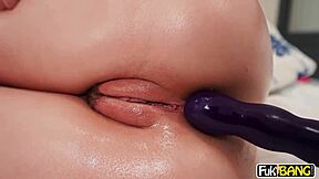 Sera Ryder hits clit and G-spot