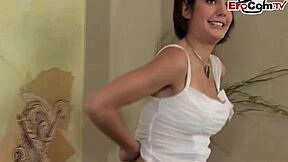 Dünne Britische Massage Teen Gets Nailed in First-Time Session