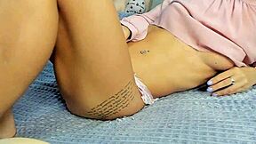 Kamu percaya cewek Eropa nakal jari-jari memek ketat basahnya?