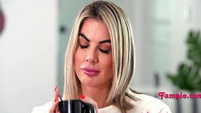 Christmas morning turned wild with petite family fampie! 🎅