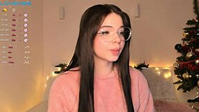 Liza From W0wgirls Chats Online, Showing Her Big Tits.