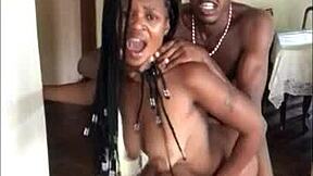 Uhh, mislim, da me ta amaterska kompilacija... sperma na rit!