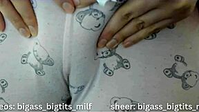 pajama play with big ass milf in leggings