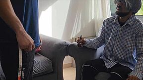 Morrita Latina Explosiva Hermanastra De 18 Años Sexo Casero Sin Censura Frente A Su Padrastro Con Su Permiso