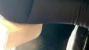 Young 18+ shakes her big culo grande enticingly! 😍🍑