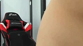 Kotitekoinen näyttää isoa persettä toiminnassa