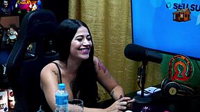 A novinha da Privacy avalia o pau do Ruan no podcast - Luuh Barbosa