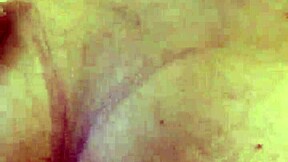 تخلع بنطالها للضرب الخارجي في مؤخرة ضيقة