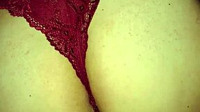 Le lleno de leche las nalgas de mi esposa