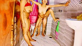 Uttaran20 předvádí epický mokrý trojku ve sprše