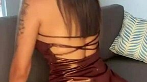 Hotwife Pleasures Herself For Strangers