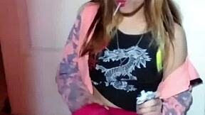 bonneyuwu plays with 25 lollipops in cute solo vid