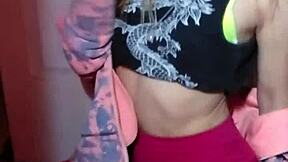 Bonneyuwu main dengan 25 gula-gula dalam video solo comel