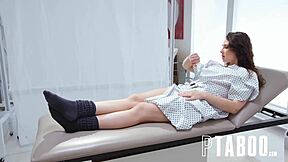 Dana Vespoli And Liz Jordan Share Lesbian Blowjob