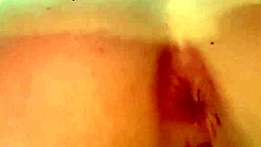 Berikan pantat aku pada batang tebal 23cm