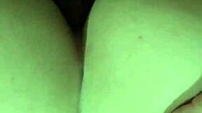 entregando la colita en su primer anal excitante