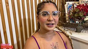 Ela got tired of her small-dicked boyfriend and tore her pussy in the cuckold house 😈