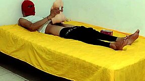 Panenka se nechá čumět svobodným mužem po dnech bez, v kinky USA sousedské roleplay s prádlem 😈