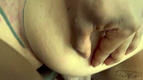 بيبي شابة تاخد نيكة مزدوجة في الطيز مع لبن من زبين سود كبار