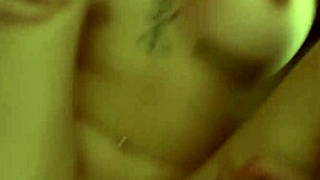 Gozando Dentro do Cu Rosinha da Minha Vizinha, Ela Ficou com a Bucetinha Babando - POV!