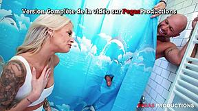 Pegas Productions - La Ptite Blonde Bien FOURREE Sous La Douche