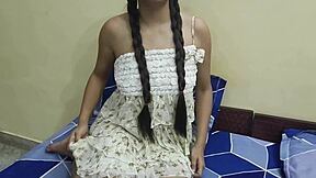 חברה הודית יפה רוכבת על החבר בסגנון דסי עם סקס קשוח וגמר קרמי