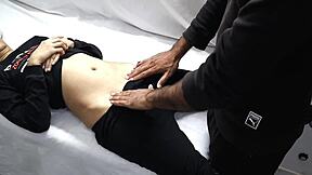 Deviška indijska deklica dobi pičko razjebano od zdravnika prvič, wow!