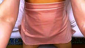 el estudiante invitó a la madrastra a su cuarto y terminaron en acción intensa