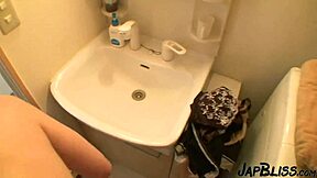 熟した日本のスラットが大阪グループで激しく突かれる